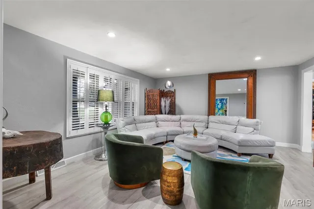 $469,500 | 918 Donna Drive, Jackson, MO 63755