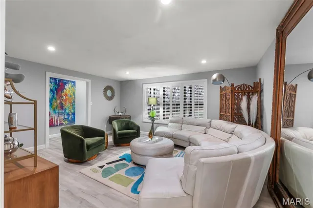 $469,500 | 918 Donna Drive, Jackson, MO 63755