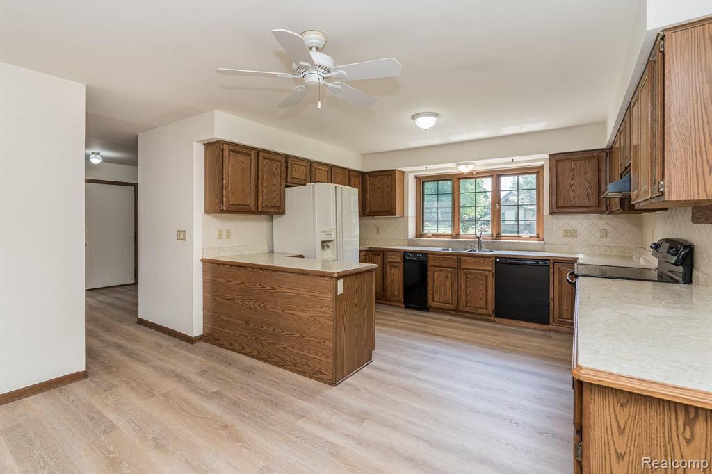 41100 Coventry Road Novi, MI 48375 - Photo 19 of 48