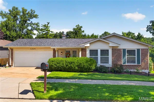 $475,000 | 1045 Terracewood Circle, Ballwin, MO 63011