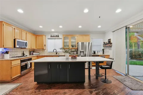 $899,000 | 28649 Silverking Trail, Saugus, CA 91390