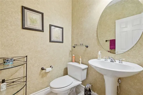 $899,000 | 28649 Silverking Trail, Saugus, CA 91390