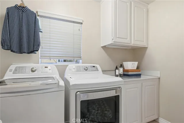 $949,000 | 28649 Silverking Trail, Saugus, CA 91390