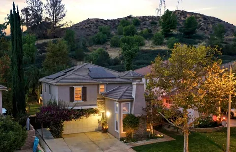 $899,000 | 28649 Silverking Trail, Saugus, CA 91390