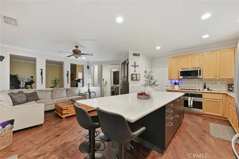 $899,000 | 28649 Silverking Trail, Saugus, CA 91390