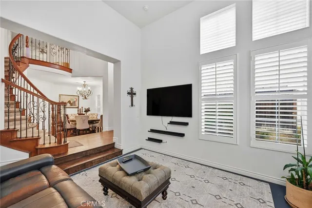 $949,000 | 28649 Silverking Trail, Saugus, CA 91390