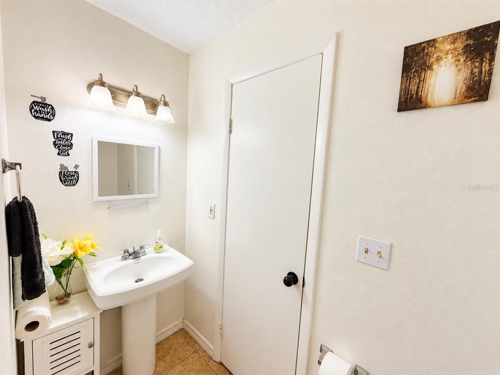 7535 Abonado Road, Unit B Tampa, FL 33615 - Photo 8 of 22 Gallery Image 8