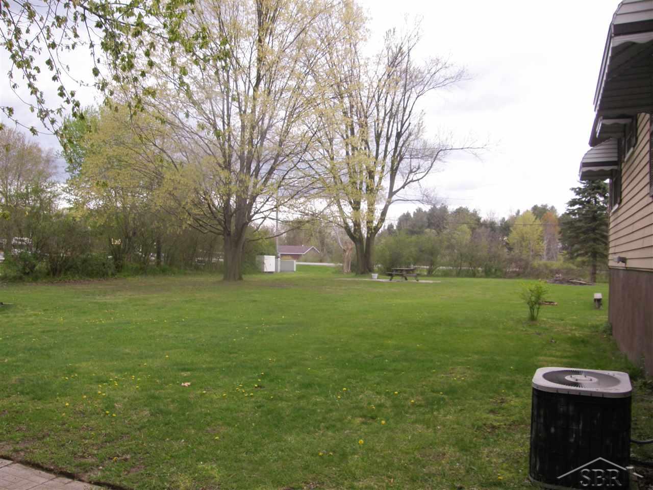 11509 North Genesee Road Clio, MI 48420 - Photo 13 of 17 31318652-12.JPG