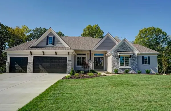 $1,070,715 | 308 Northwest Earle Lane, Lee's Summit, MO 64081