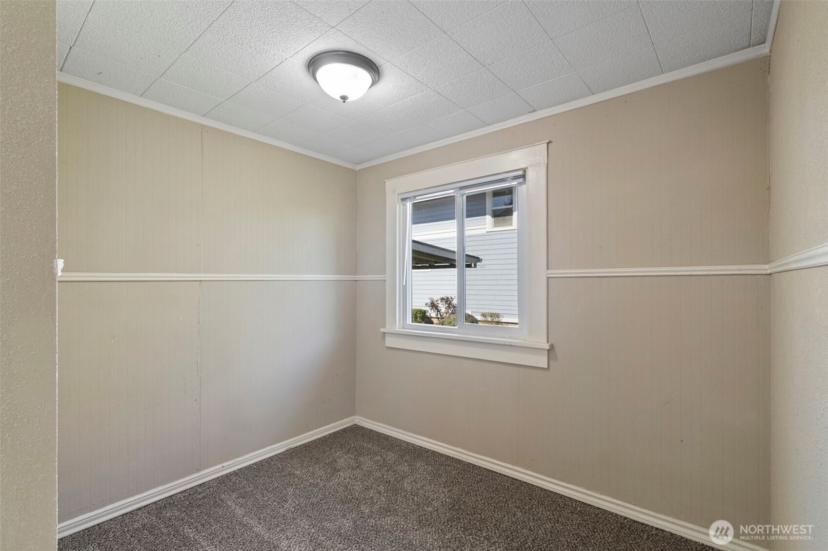 714 G Street Centralia, WA 98531 - Photo 17 of 40 a view of empty room with windows