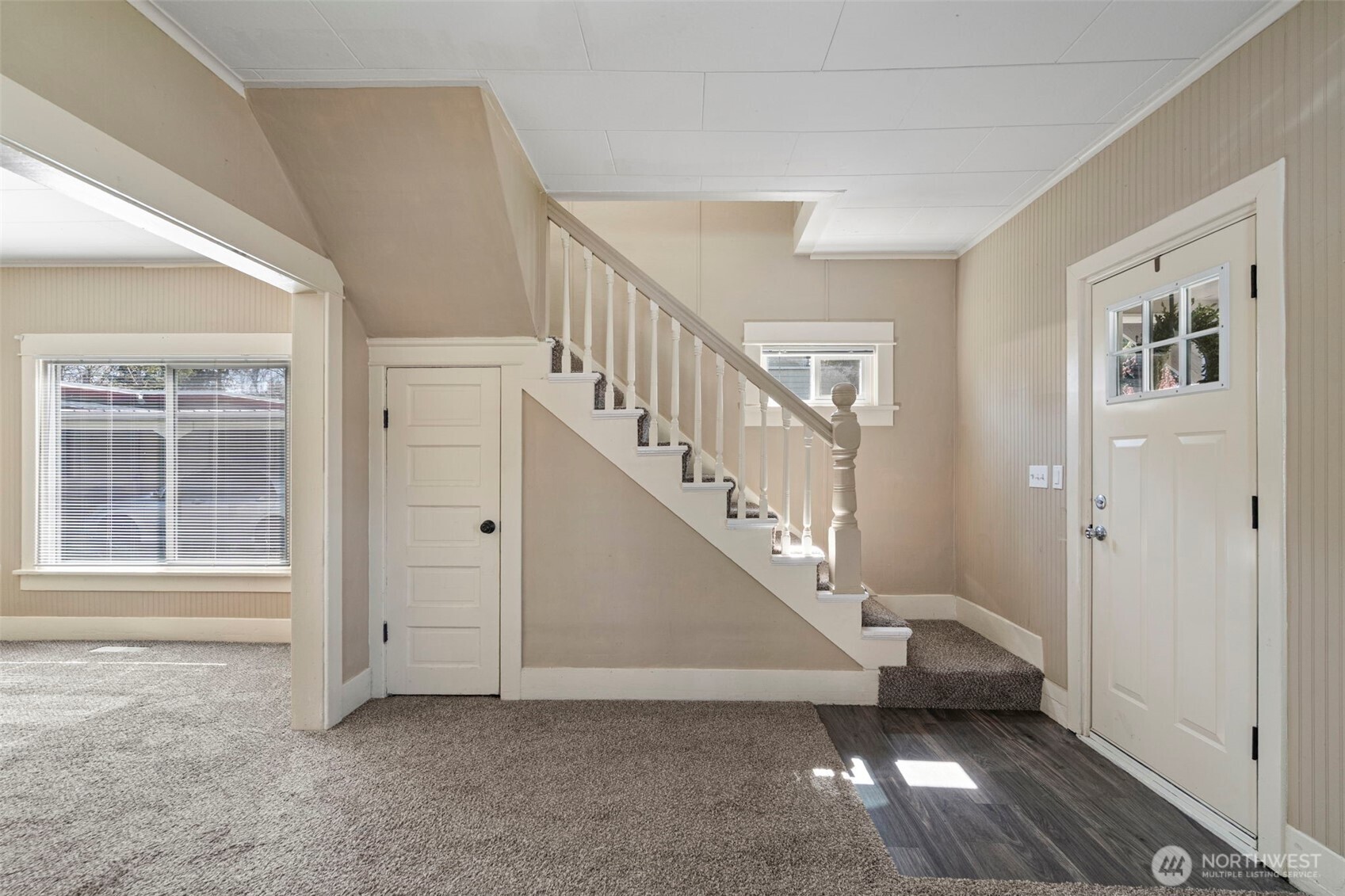 714 G Street Centralia, WA 98531 - Photo 22 of 40 a view of an entryway with wooden floor and stairs