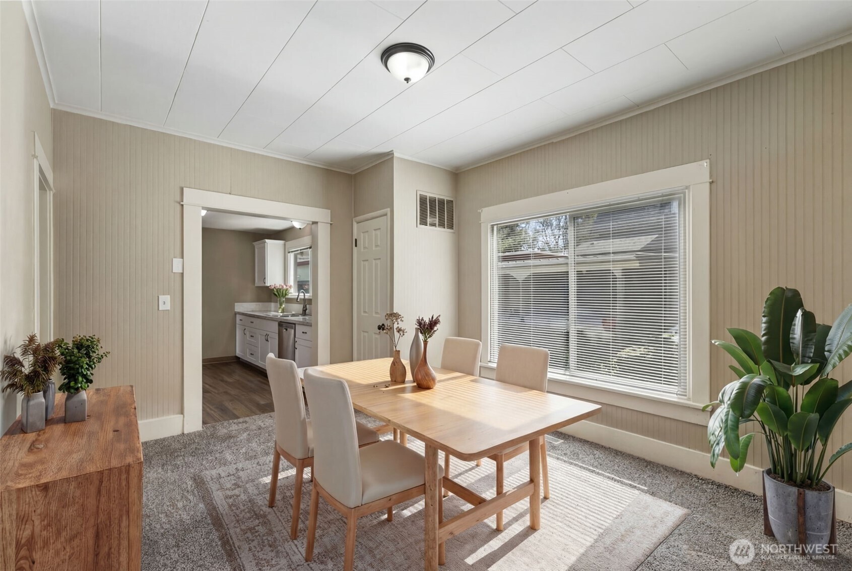 714 G Street Centralia, WA 98531 - Photo 6 of 40 a dining room with furniture and window