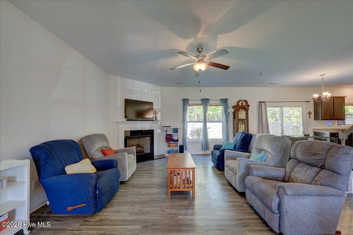 326 Station House Road New Bern, NC 28562 - Photo 7 of 35 Great Rm w/Fireplace