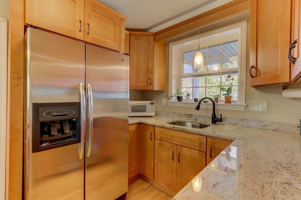9 Autumn Road Medway, MA 02053 - Photo 11 of 38 Gallery Image 11