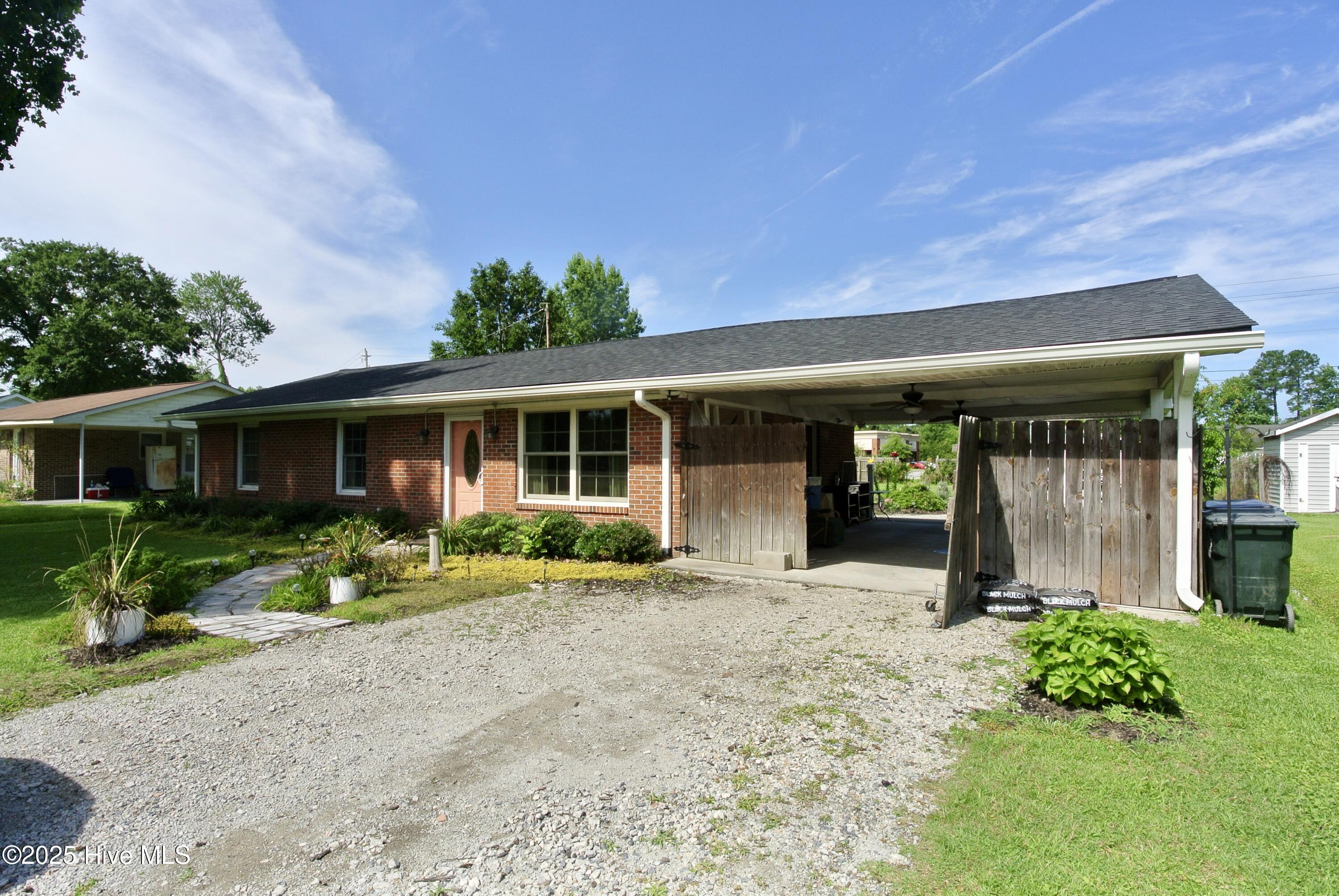 1307 Hunters Road New Bern, NC 28562 - Photo 3 of 27 DSC_7522