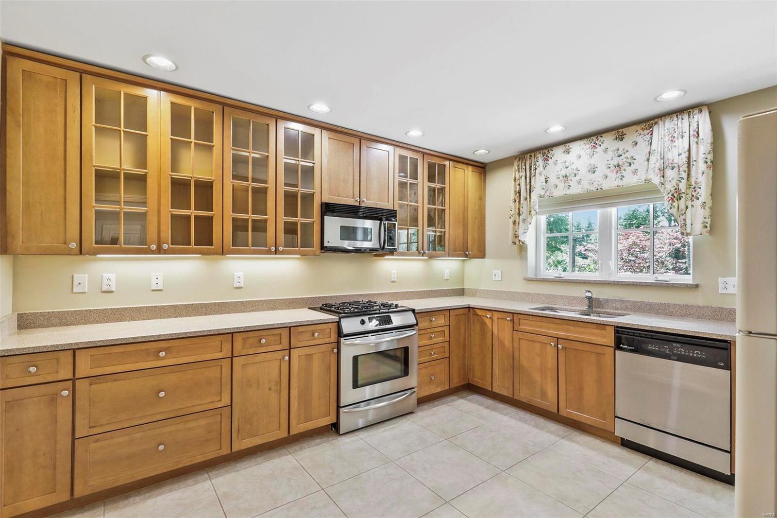 22 Danfield Road Ladue, MO 63124 - Photo 11 of 34 Gallery Image 11
