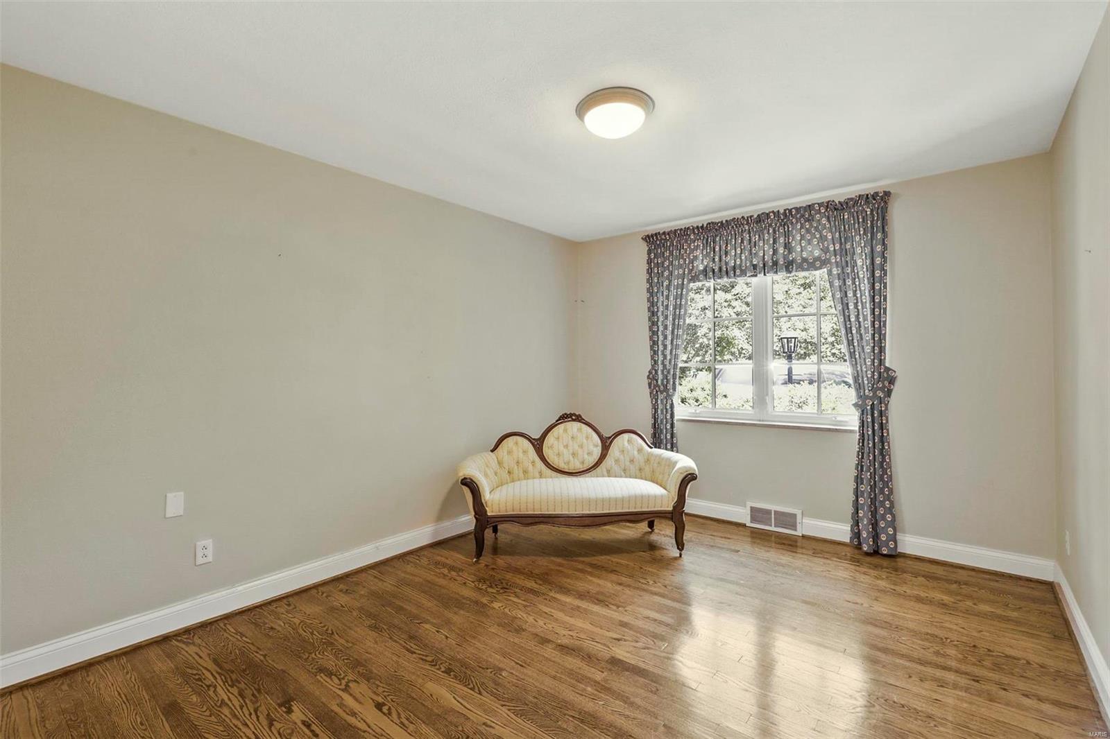 22 Danfield Road Ladue, MO 63124 - Photo 20 of 34 Gallery Image 20