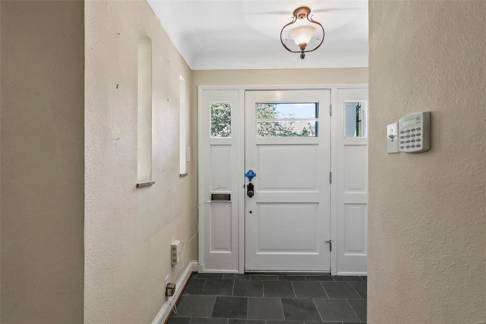 22 Danfield Road Ladue, MO 63124 - Photo 3 of 34 Gallery Image 3