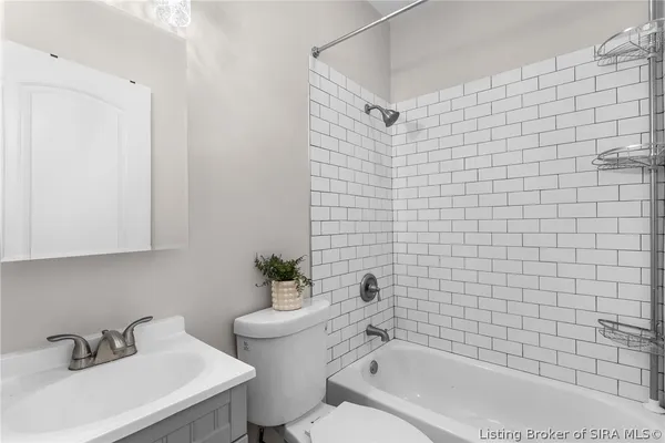 $269,000 | 325 East 14th Street, New Albany, IN 47150