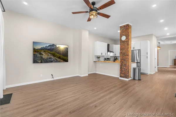 $269,000 | 325 East 14th Street, New Albany, IN 47150