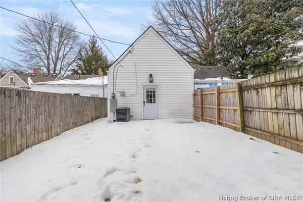 $269,000 | 325 East 14th Street, New Albany, IN 47150