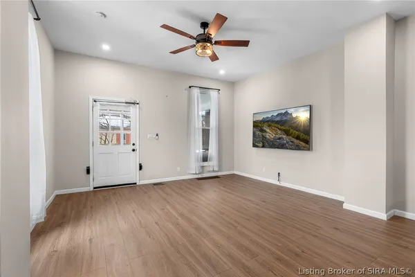 $269,000 | 325 East 14th Street, New Albany, IN 47150