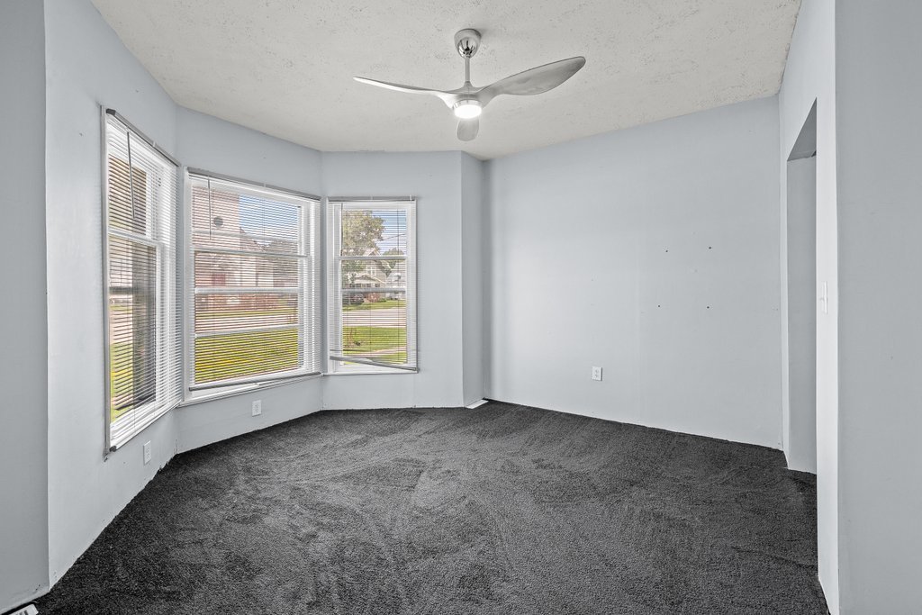 1408 13th Street Viola, IL 61486 - Photo 3 of 40