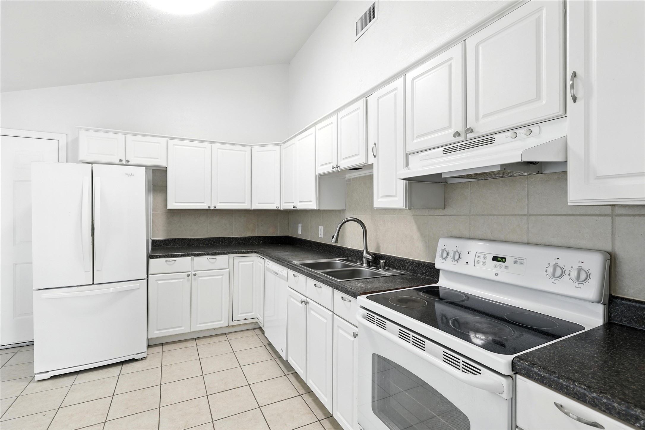 24402 Jumping Jay Drive Hockley, TX 77447 - Photo 2 of 15 Refrigerator is included