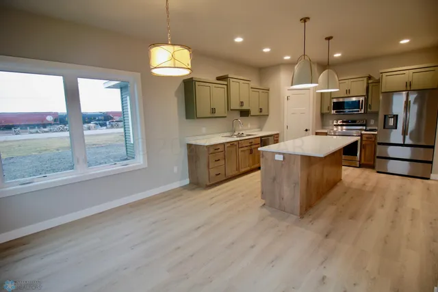 $386,000 | 102 16th Street North, Breckenridge, MN 56520