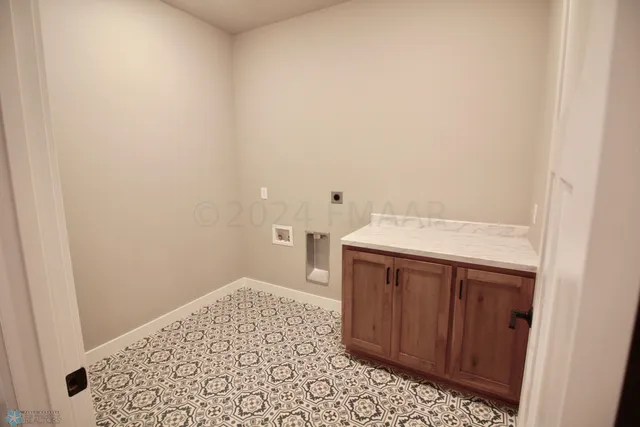 $386,000 | 102 16th Street North, Breckenridge, MN 56520