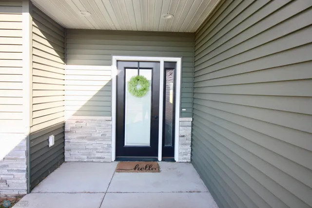 $386,000 | 102 16th Street North, Breckenridge, MN 56520