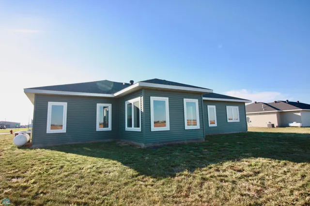 $386,000 | 102 16th Street North, Breckenridge, MN 56520