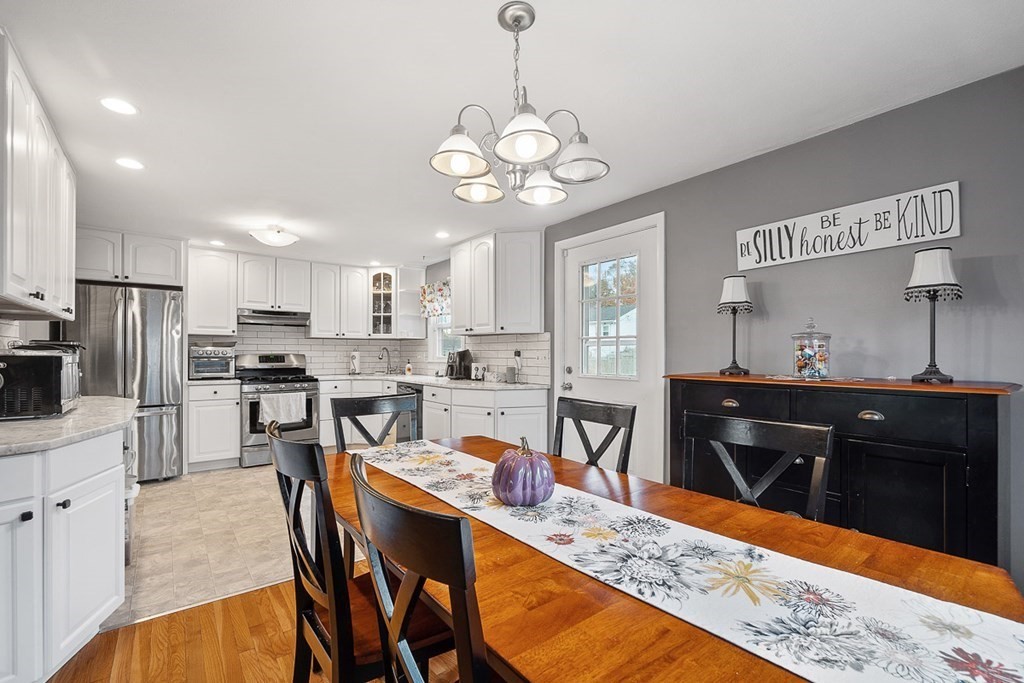 12 Bowen Road Peabody, MA 01960 - Photo 7 of 28 Gallery Image 7