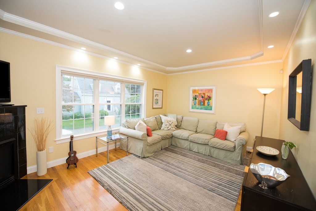 3 Maple Place, Unit 3 Needham, MA 02492 - Photo 2 of 17