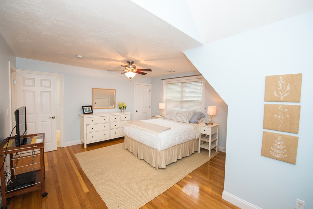 3 Maple Place, Unit 3 Needham, MA 02492 - Photo 9 of 17
