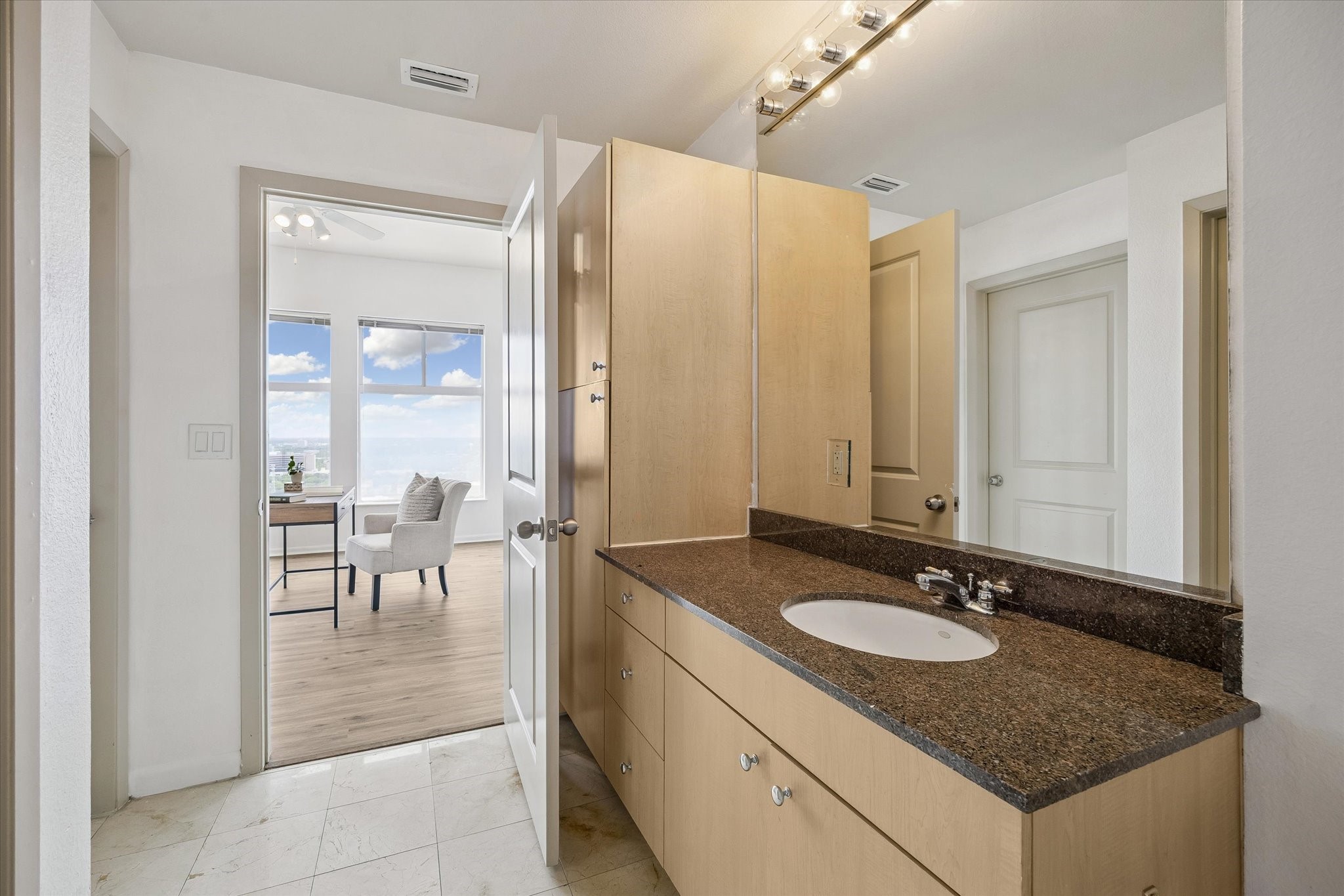 3505 Sage Road, Unit 2710 Houston, TX 77056 - Photo 17 of 26