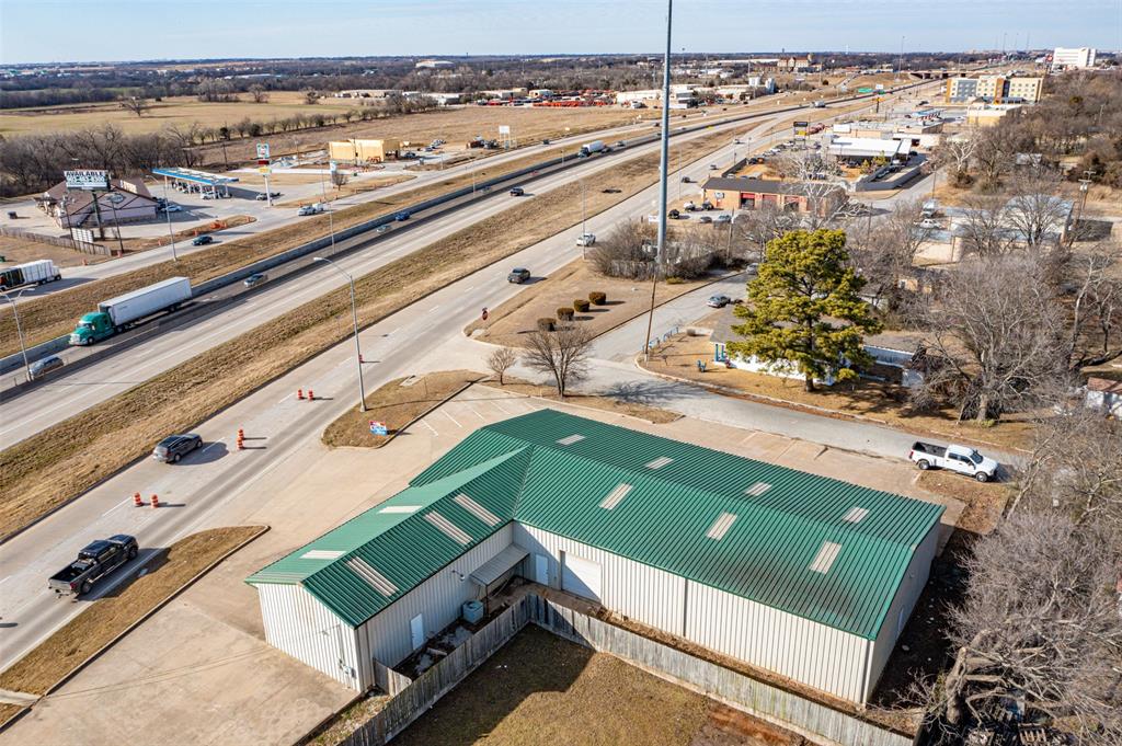 720 McCrary Street Gainesville, TX 76240 - Photo 2 of 7