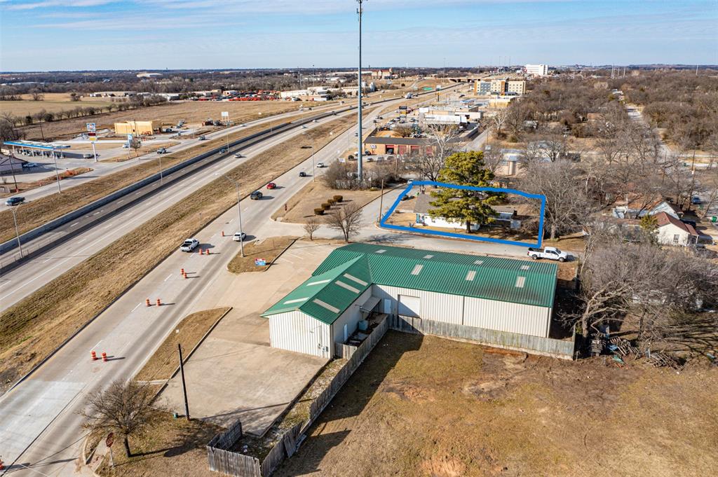 720 McCrary Street Gainesville, TX 76240 - Photo 3 of 7