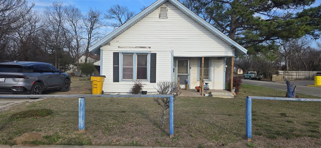 720 McCrary Street Gainesville, TX 76240 - Photo 5 of 7