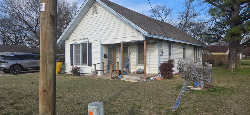 720 McCrary Street Gainesville, TX 76240 - Photo 6 of 7