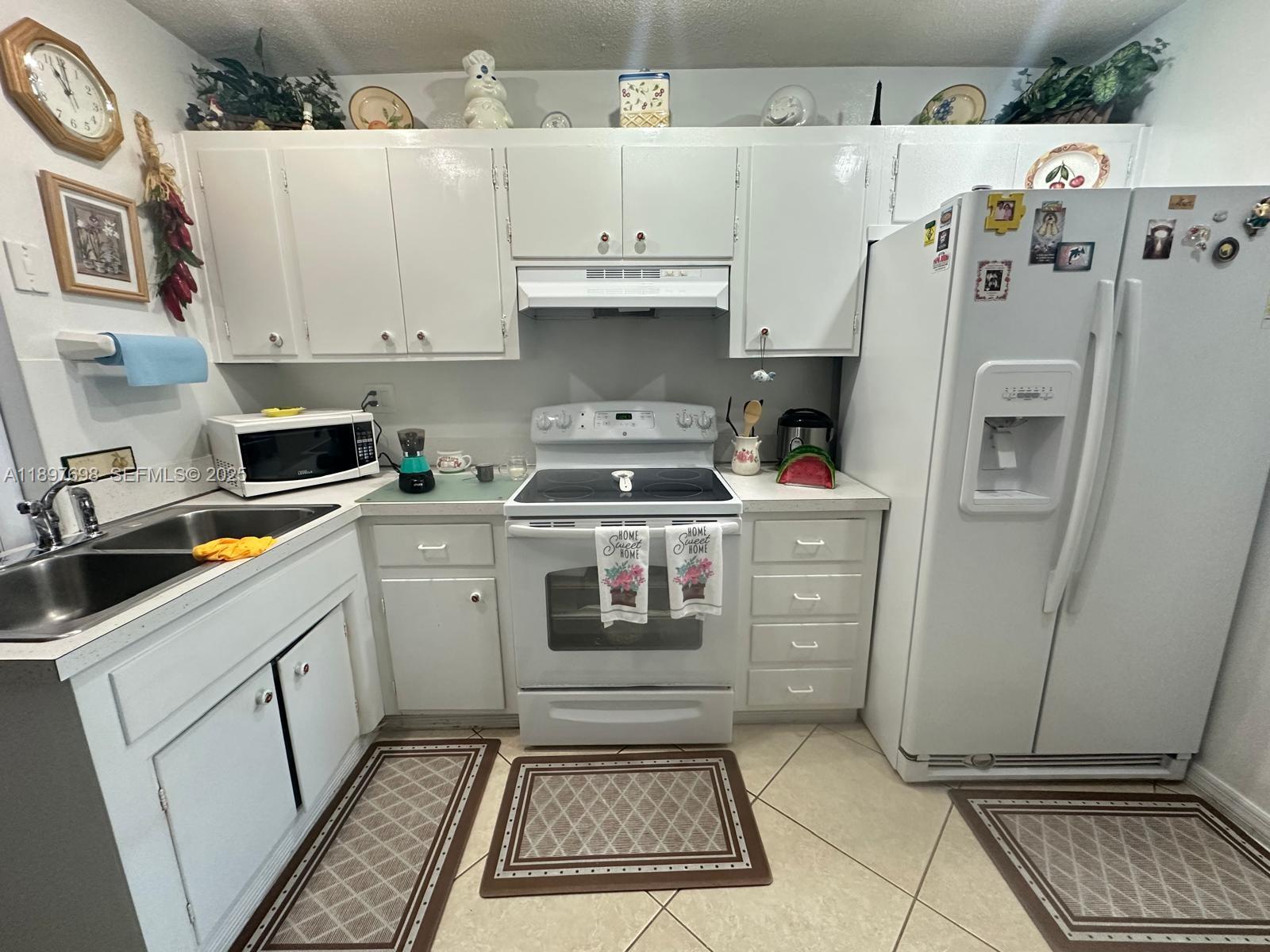 4615 Northwest 47th Street Tamarac, FL 33319 - Photo 9 of 28