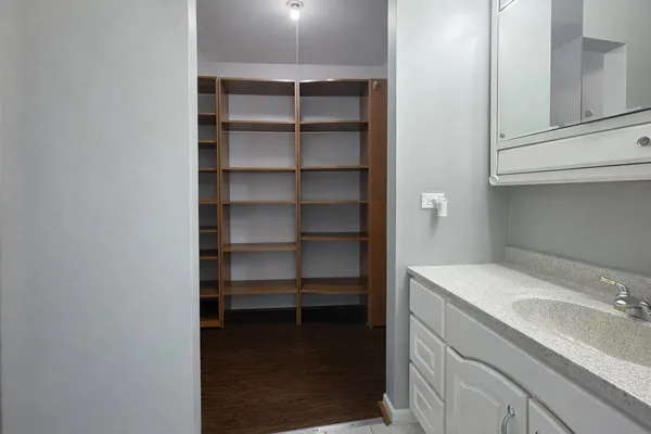 $2,500 | 1527 Mohawk Trail, Wheeling, IL 60090