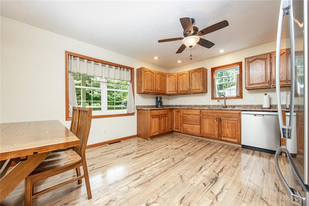 40 Walter Road Grove City, PA 16127 - Photo 13 of 39