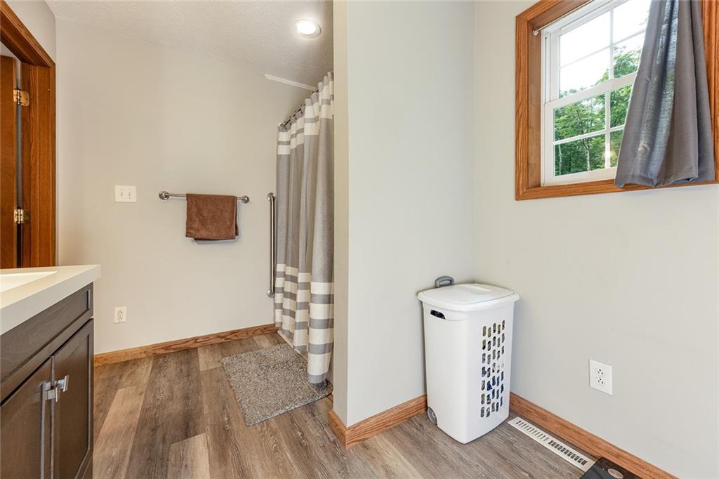 40 Walter Road Grove City, PA 16127 - Photo 23 of 39