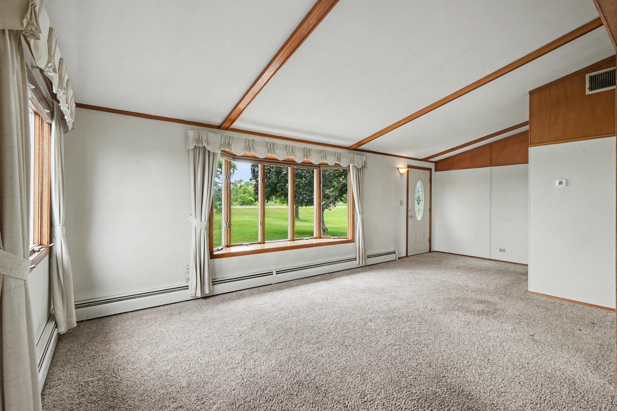 158 County Road East Houlton, WI 54082 - Photo 5 of 35