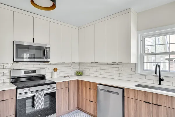 $1,170,000 | 58-60 Elmwood Street, Unit 58, Somerville, MA 02144