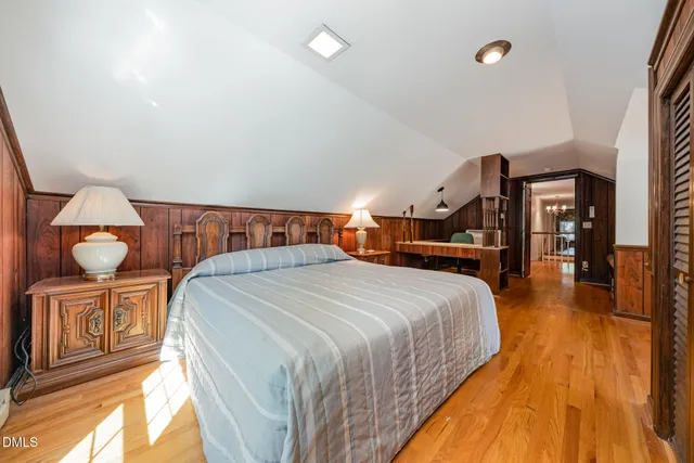 a view of empty room with closet