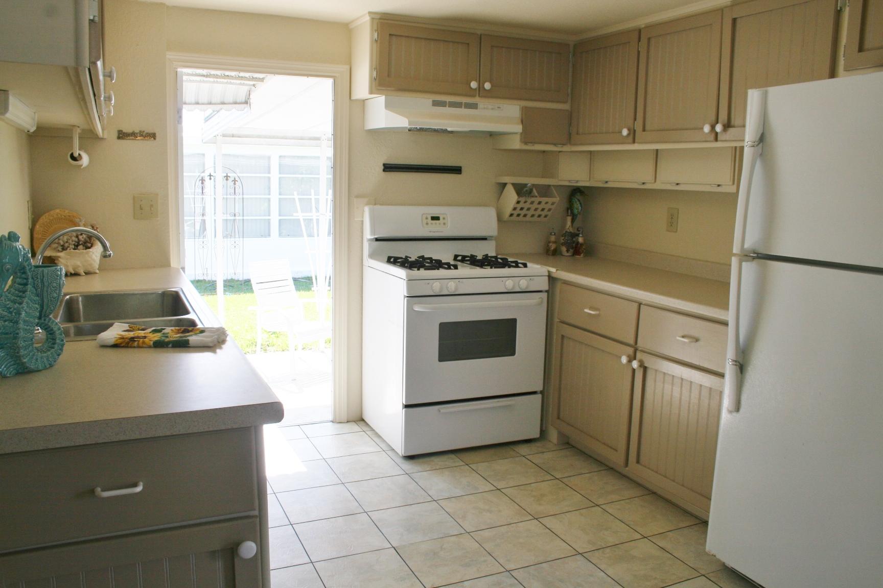 6970 Southeast Ridgeway Terrace Hobe Sound, FL 33455 - Photo 7 of 24 009