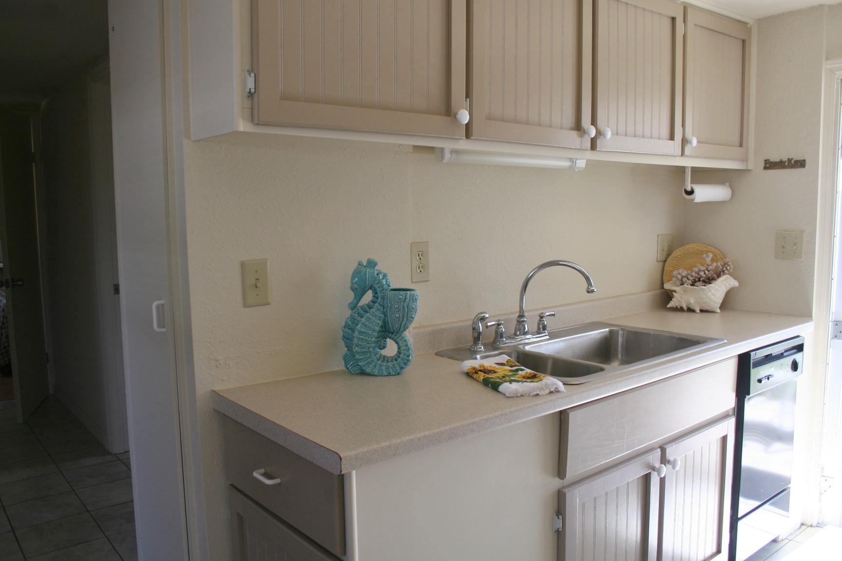 6970 Southeast Ridgeway Terrace Hobe Sound, FL 33455 - Photo 9 of 24 011