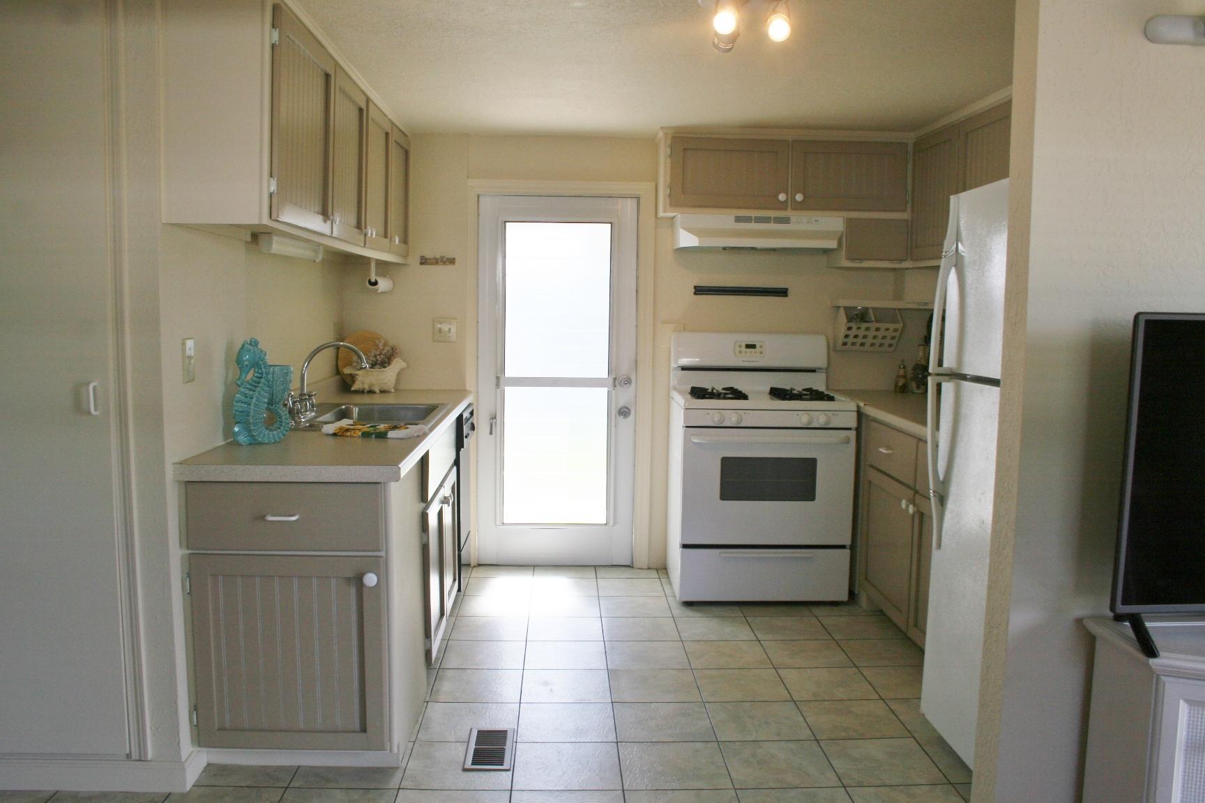 6970 Southeast Ridgeway Terrace Hobe Sound, FL 33455 - Photo 10 of 24 022